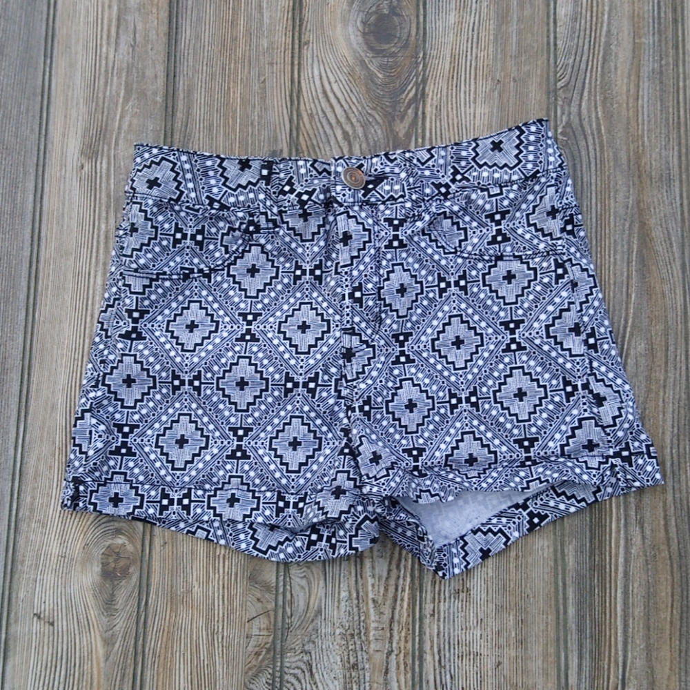 SO Black & White Aztec Bohemian Printed Shorts